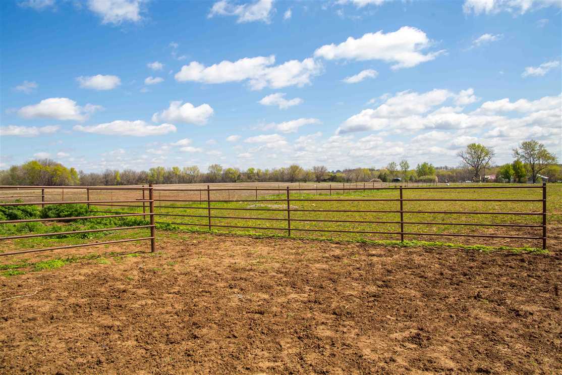 ***Country Living on Acreage in Franklin County, KS*** Real estate listing