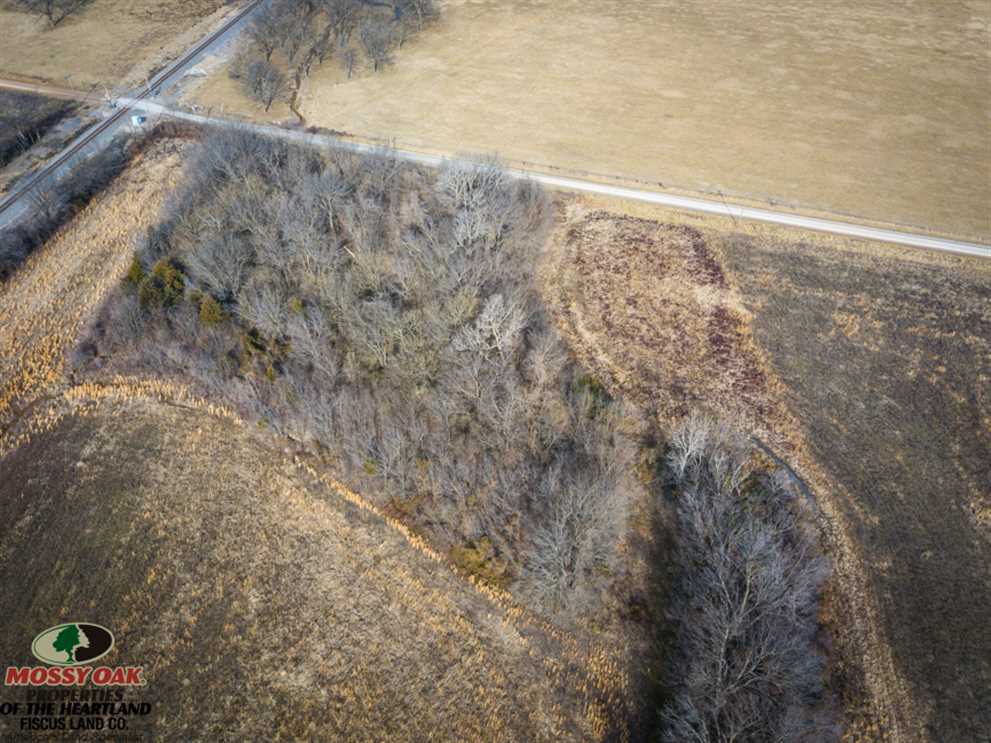 Houses and land for sale in Kansas