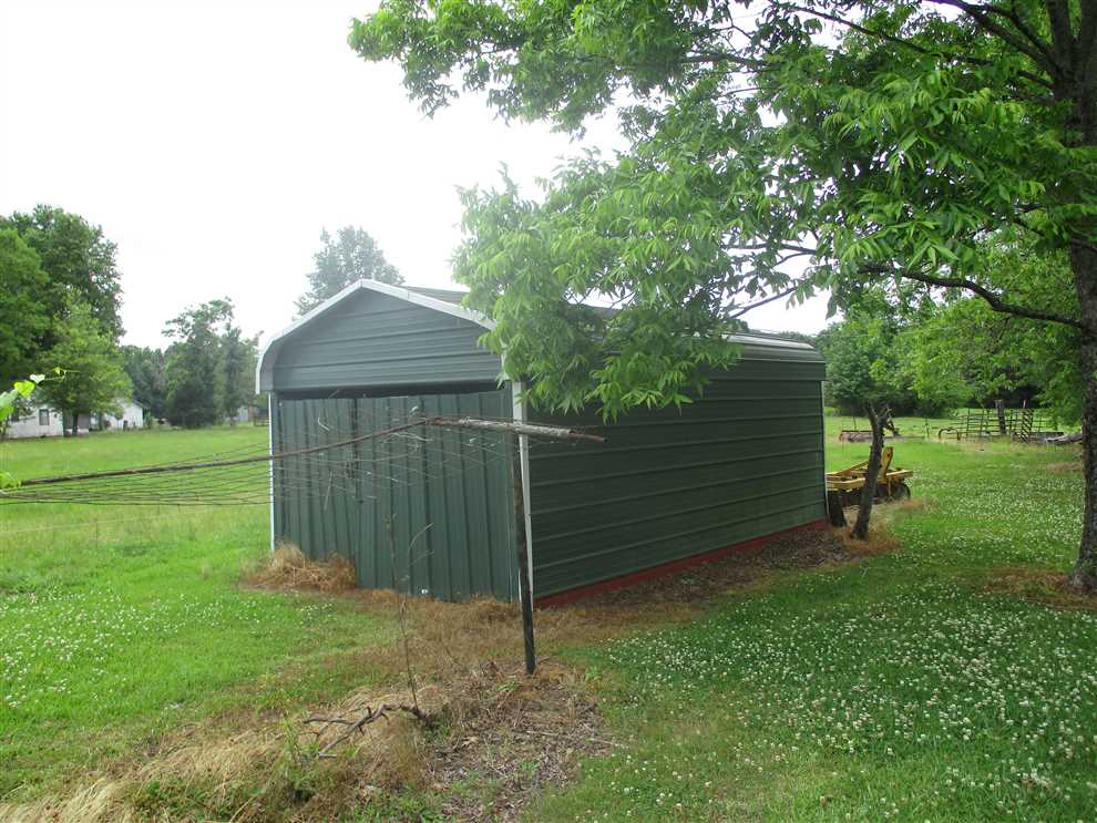 Unique pastureland with two houses included. Real estate listing