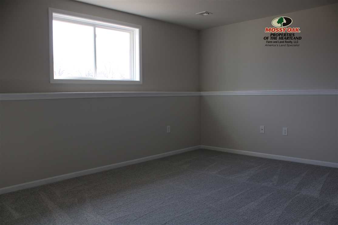 Houses and land for sale in Kansas