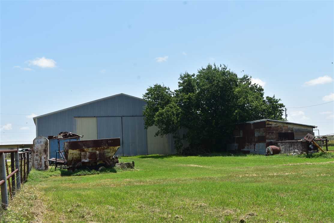 Houses and land for sale in Texas