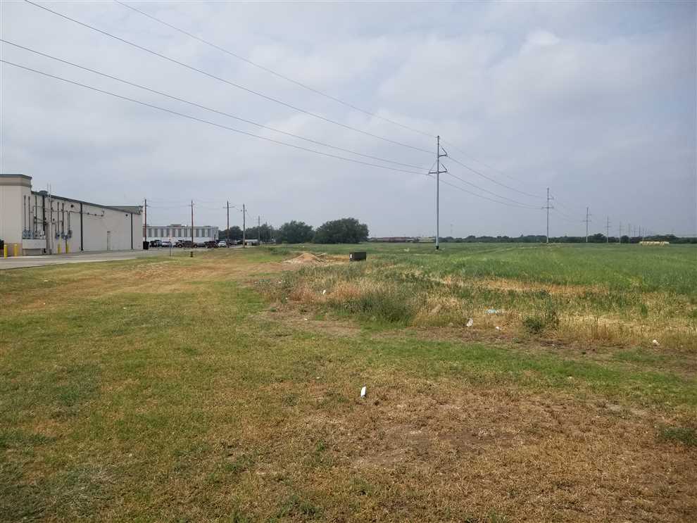 3.76 Acres of Commercial land for sale in Uvalde, uvalde County, Texas