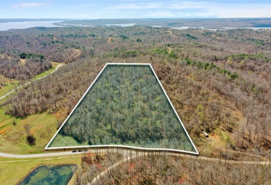 10.28 Acres of Land for Sale in humphreys County Tennessee