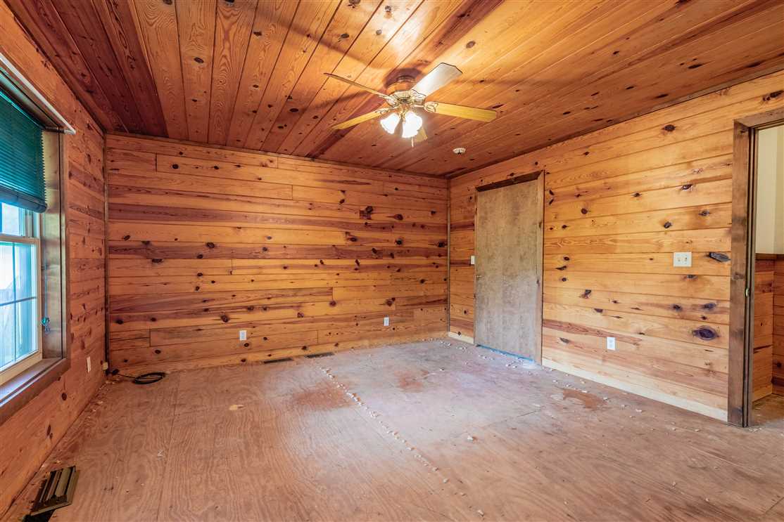 Houses and land for sale in Missouri
