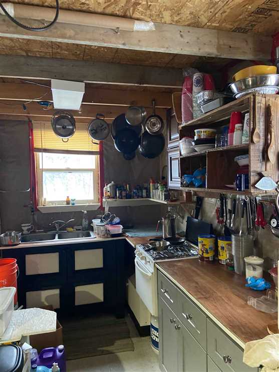 Off Grid living! Real estate listing