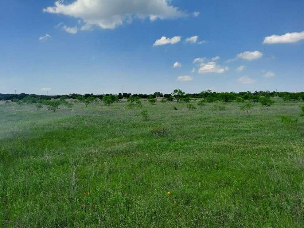 Houses and land for sale in Texas