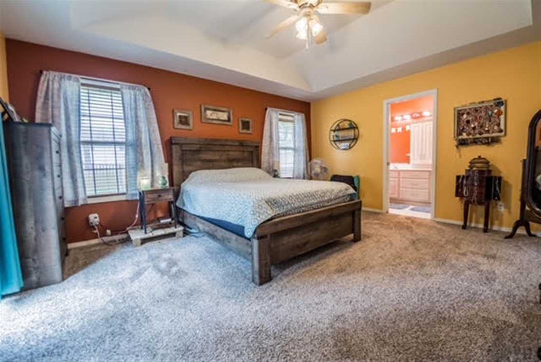 Houses and land for sale in Missouri
