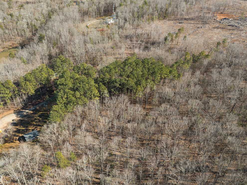 Houses and land for sale in North Carolina