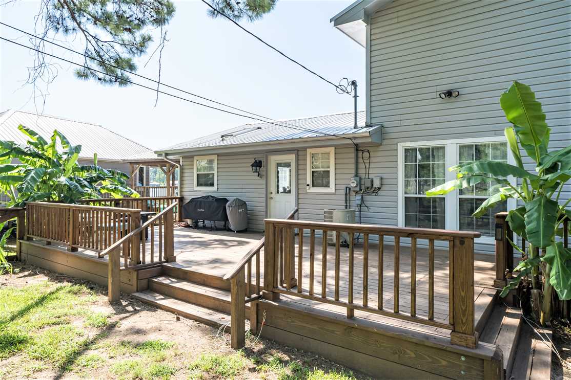 Houses and land for sale in Texas