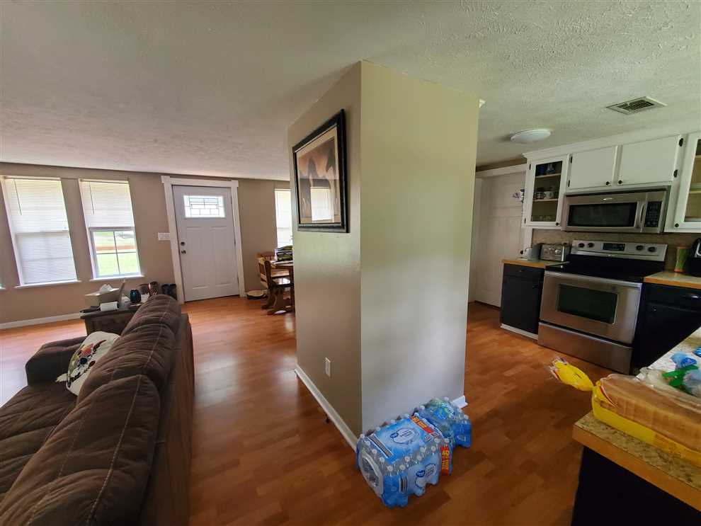 Houses and land for sale in Texas