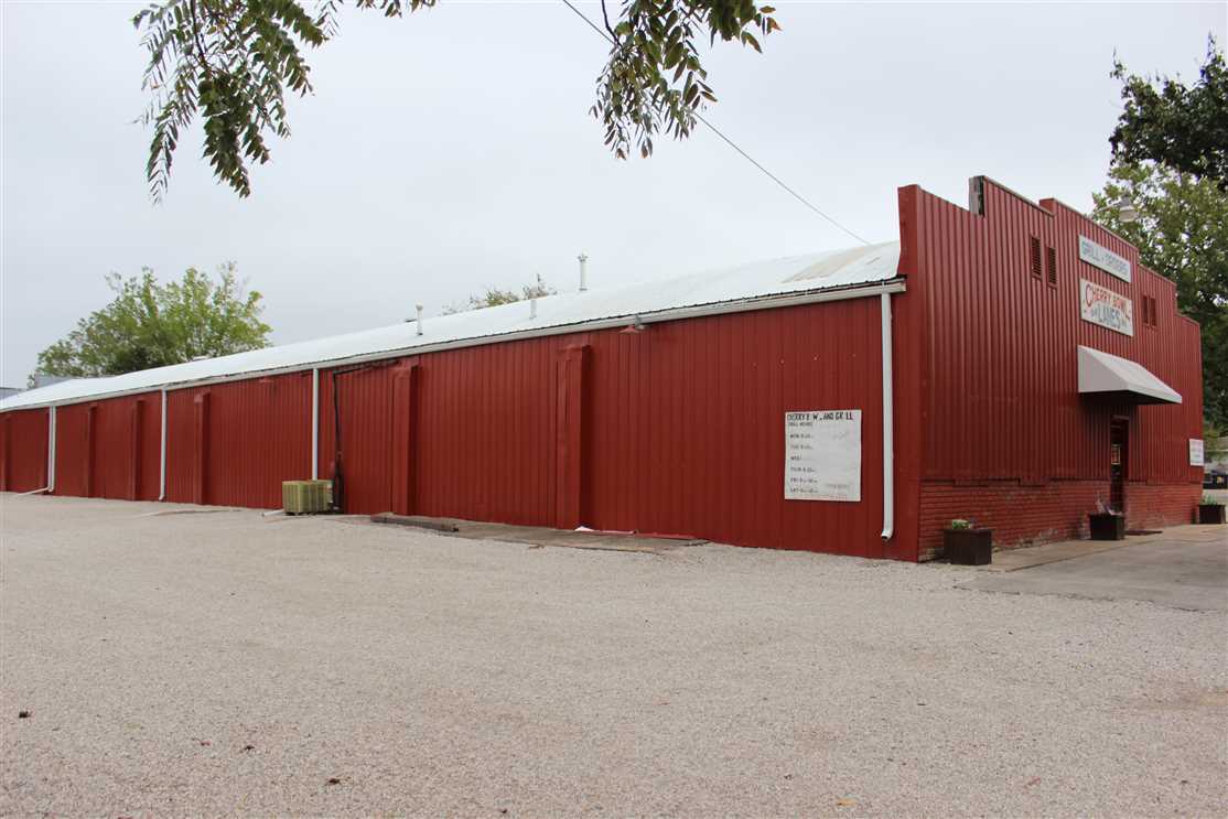 Land for sale at 101 S Olive St