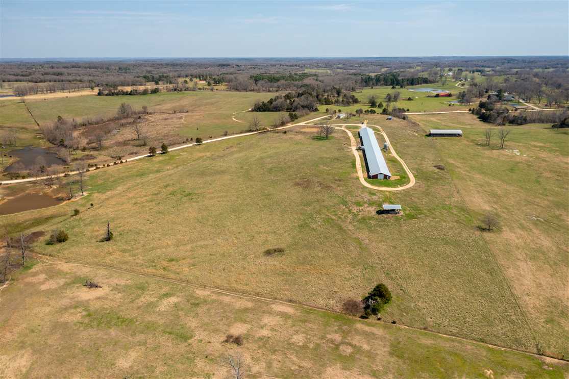 40x650 Peco Breeder Farm, 20+/- acres, Mobile, Pond, Cave City, AR Real estate listing