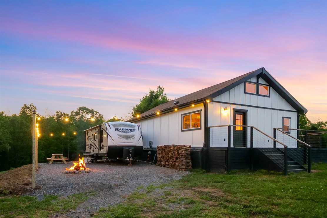 Houses and land for sale in Tennessee