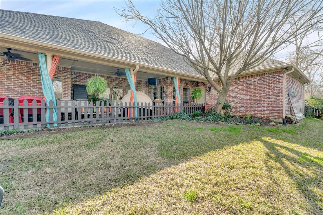 Houses and land for sale in Texas