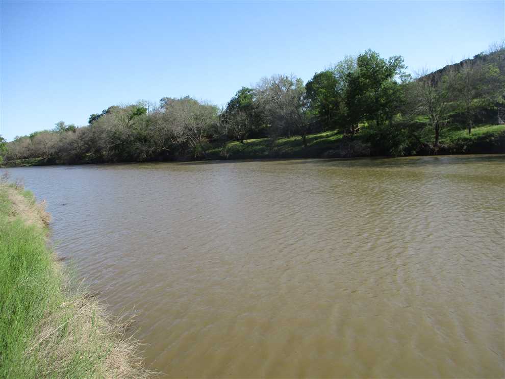 Property for sale at 539 County Road 1750