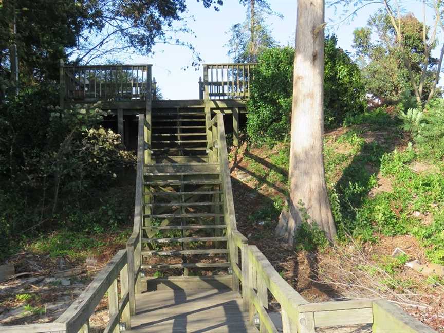 Houses and land for sale in North Carolina