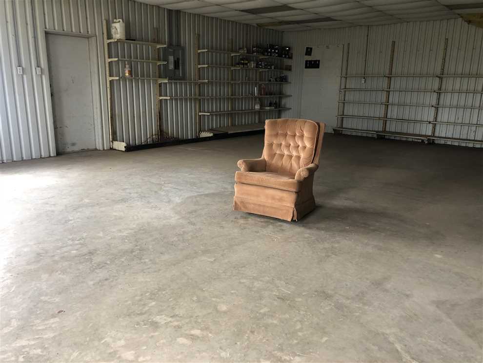 Nice 40 X 80 Shop, Highway 14 Frontage, Waldenburg, AR Jackson County Real estate listing