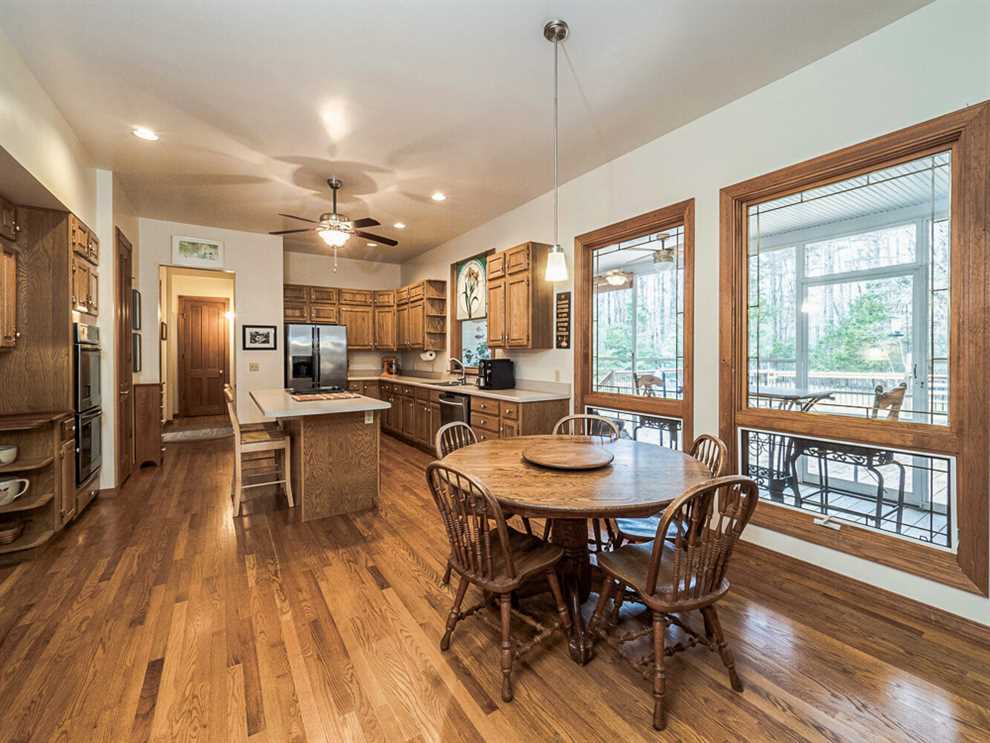 Houses and land for sale in North Carolina