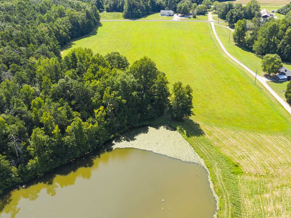 Houses and land for sale in North Carolina