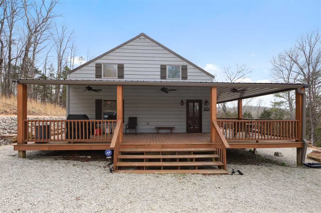 301 Acre Property with home like cabin located in Wayne County, Tennessee! Real estate listing