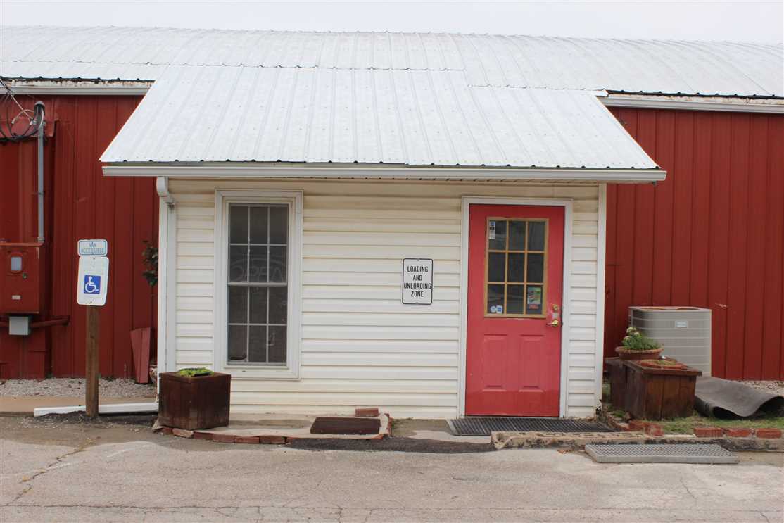 Property for sale at 101 S Olive St