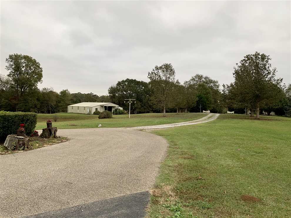 Houses and land for sale in Mississippi