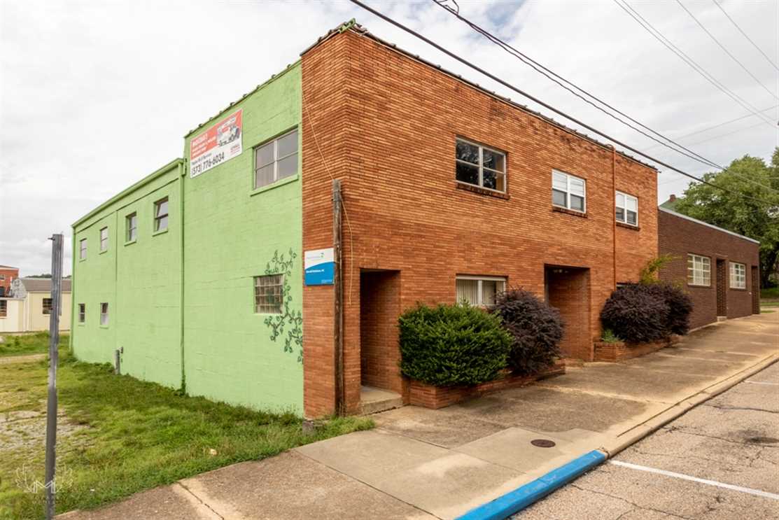 Commercial Building For Sale in Poplar Bluff, Missouri, Butler County Real estate listing