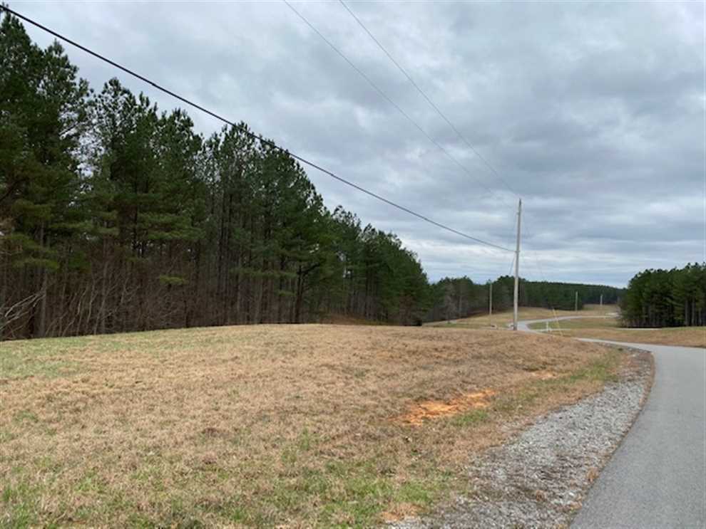 Beautiful 6.1+/-acres located on top of the Cumberland Plateau in a sought after gated community The Ridges At Franklin. Real estate listing