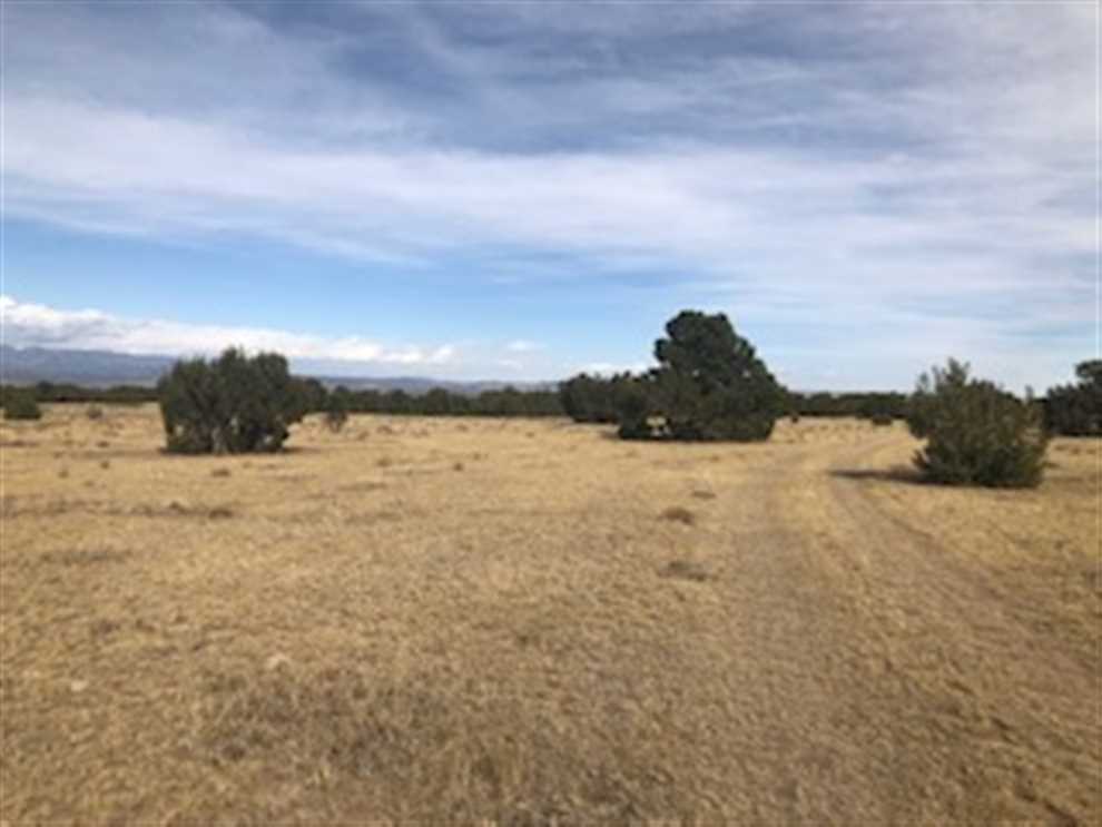 Houses and land for sale in Colorado