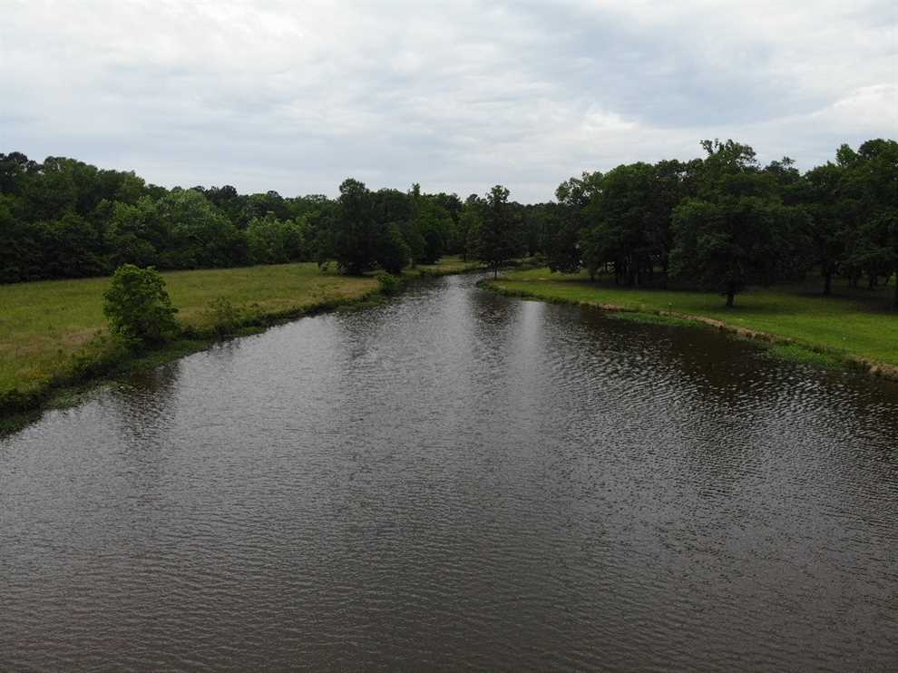 Commercial real estate available to buy
