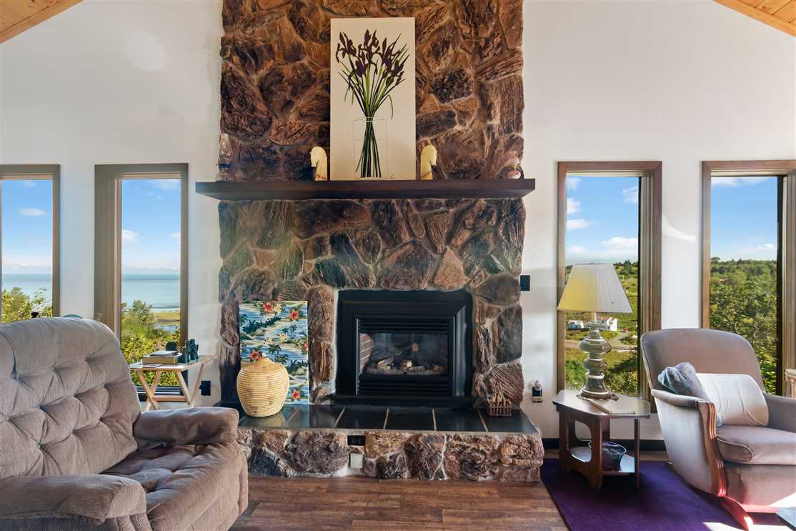 Glorious Mountain and Ocean Views!! Real estate listing