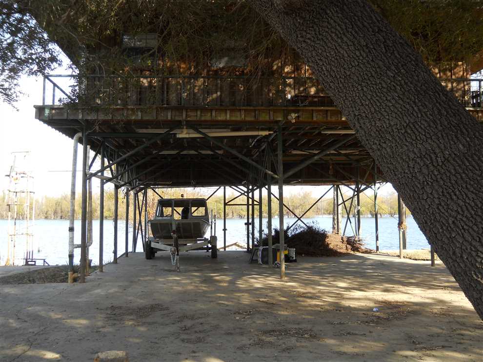 Houses and land for sale in Mississippi