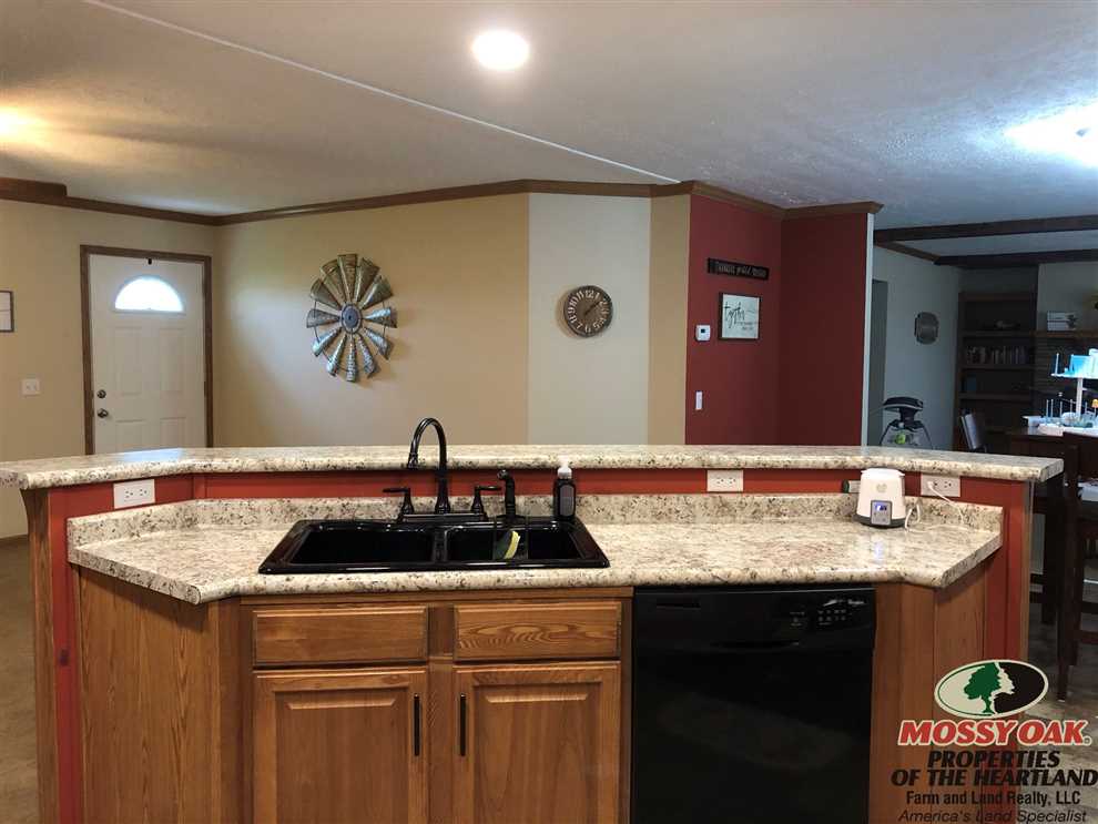 3 Bed/2 Bath Home with 10 Acres in Montgomery County, KS! Real estate listing