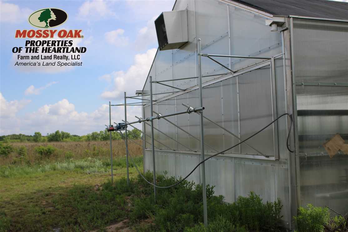 Houses and land for sale in Kansas