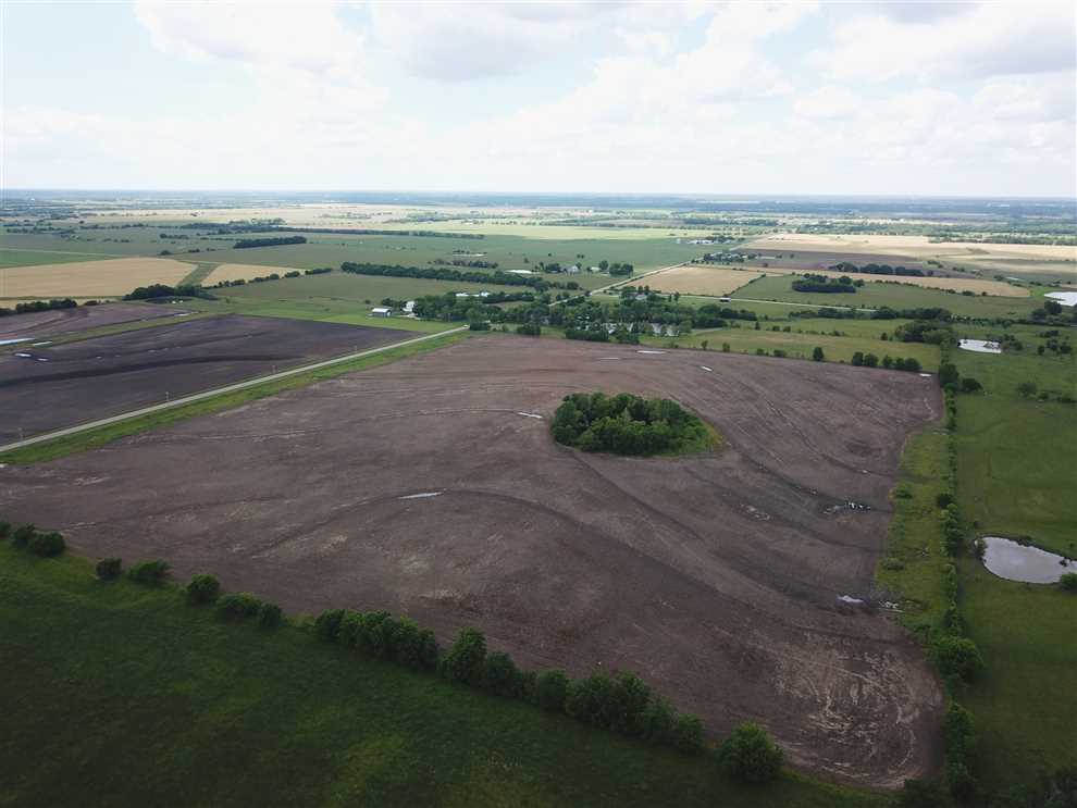 Houses and land for sale in Kansas