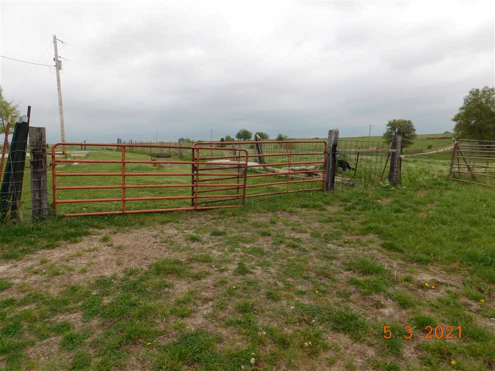 Houses and land for sale in Missouri