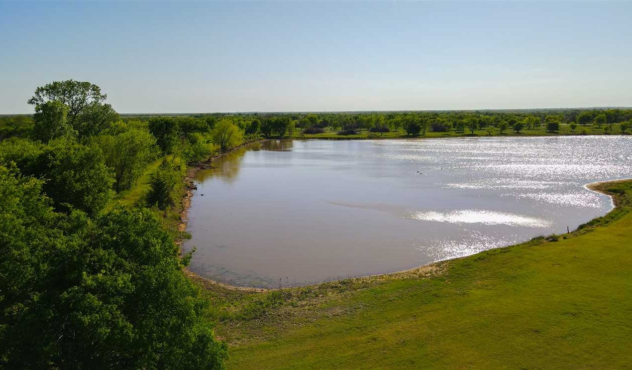 Houses and land for sale in Texas