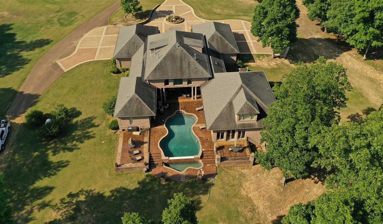 SANDHILL COUNTRY ESTATE Real estate listing