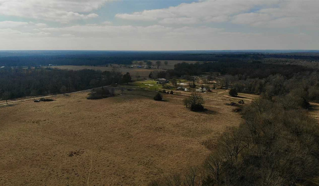 Houses and land for sale in Texas