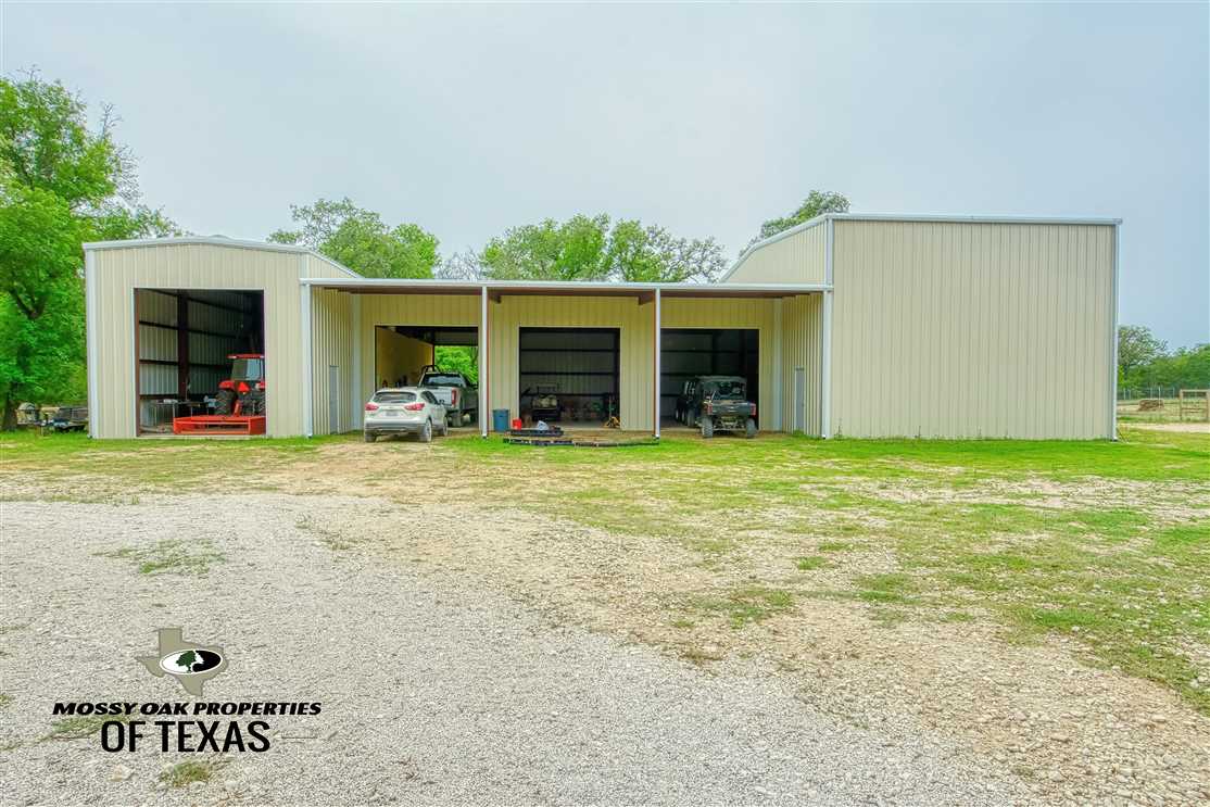 27.32 Acres of Residential land for sale in Stockdale, wilson County, Texas