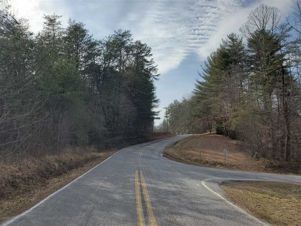 Houses and land for sale in North Carolina