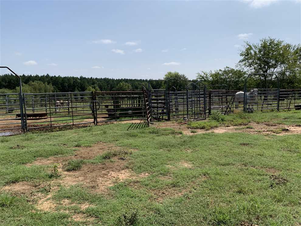 Houses and land for sale in Arkansas