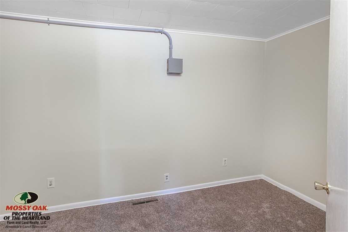 Houses and land for sale in Kansas