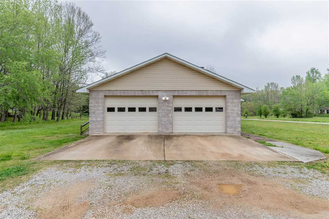 Houses and land for sale in Missouri