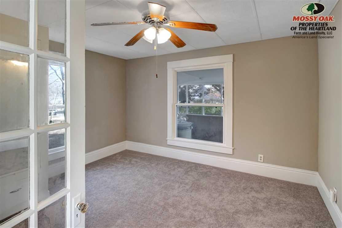Updated Bungalow in Caney Real estate listing