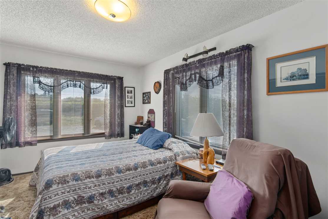 Houses and land for sale in Alaska
