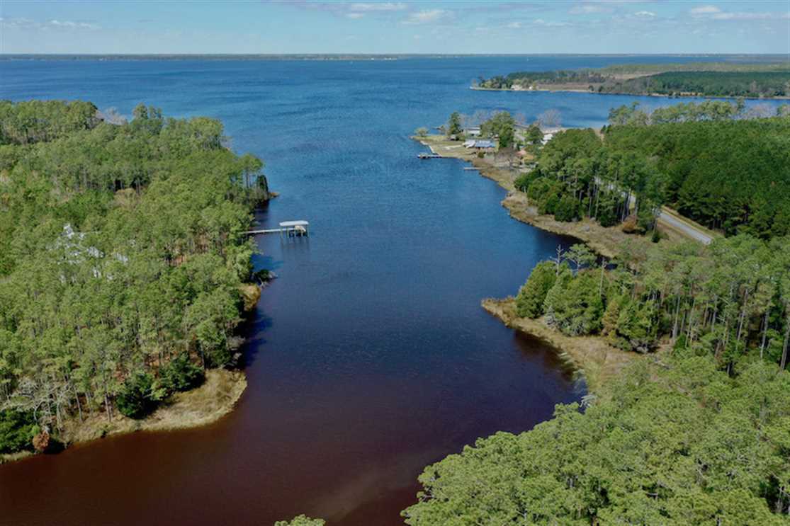 8.71 Acres of Waterfront Land For Sale in Hyde County NC! Real estate listing