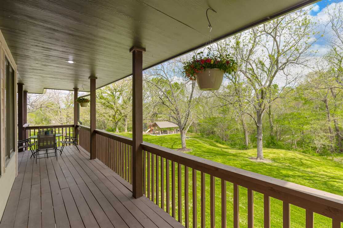 Slice of Heaven on 10 Acres / Oak Grove, MO Real estate listing