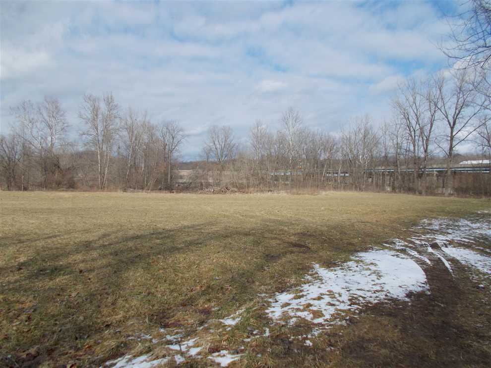 Houses and land for sale in Indiana