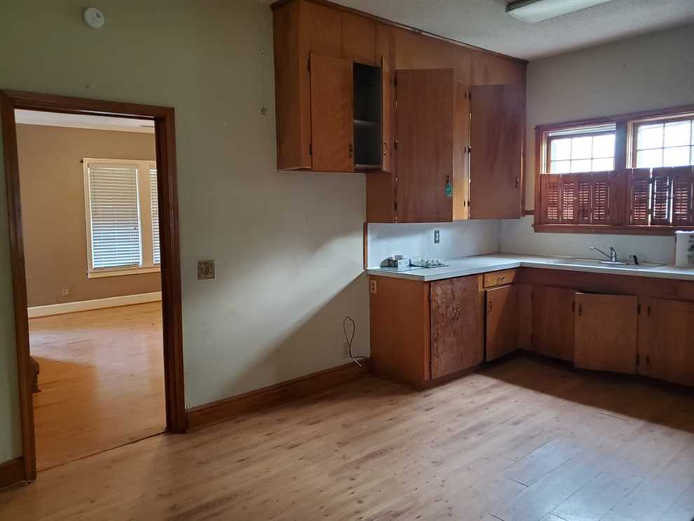 real estate available to buy